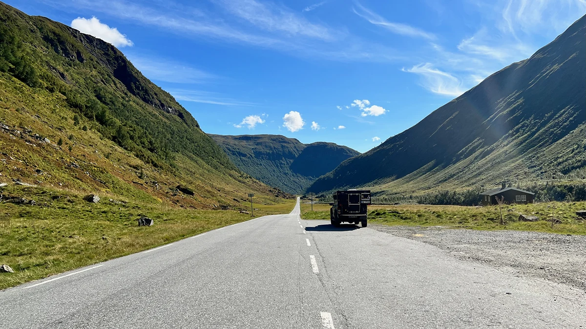 Ein Kunde aus Köln erlebt ein Outdoor Abenteuer mit der Wohnkabine von XCE Overlanding.